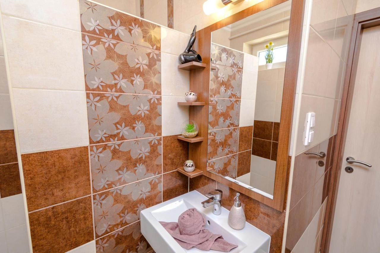 ILLÉS Apartmanok I. Hajdúszoboszló Exterior foto